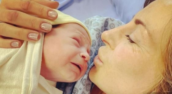 Сноубордистката Александра Жекова посрещна първата си дъщеря 33 годишната жена стана